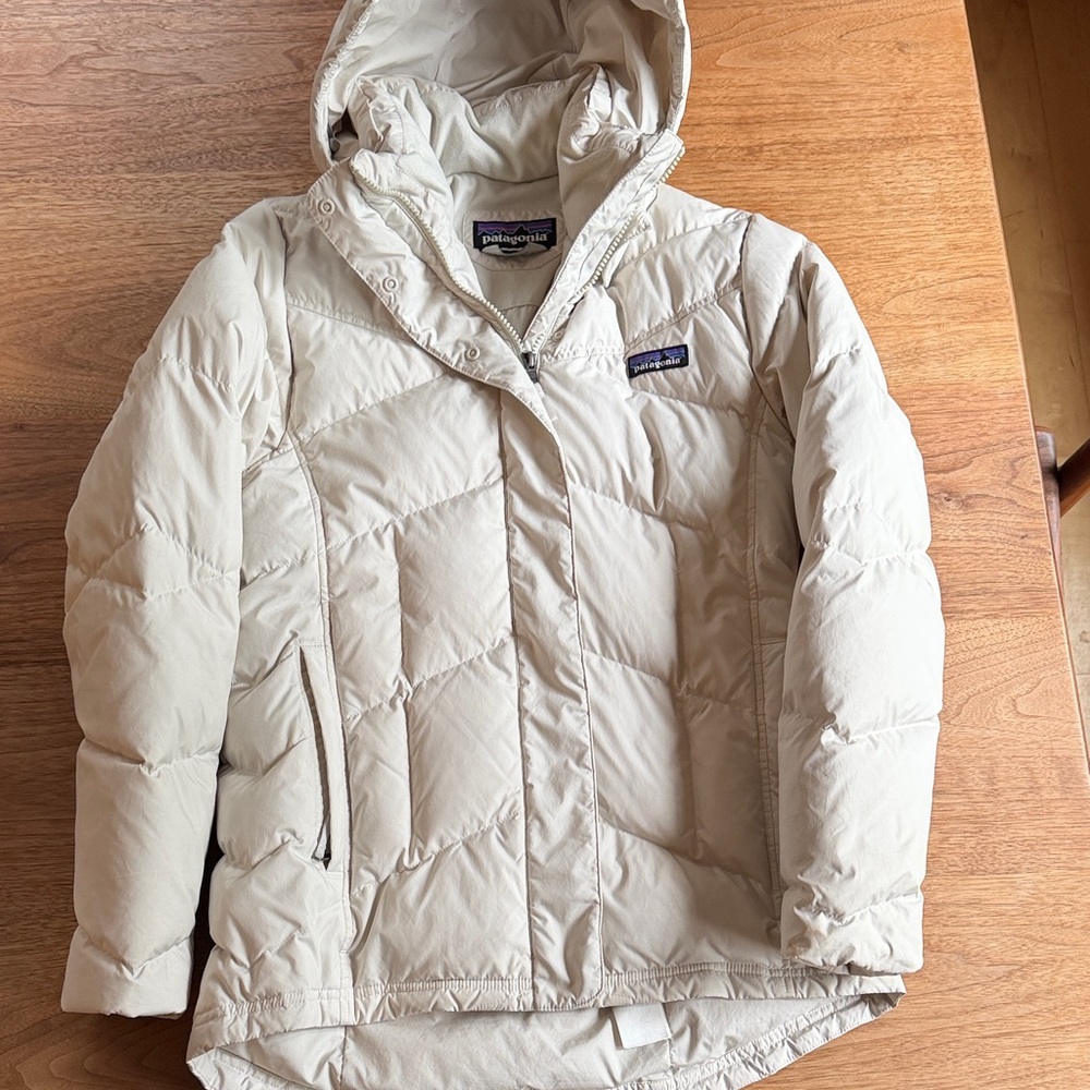 Patagonia Women's  Down With It Jacket Cream Hooded Puffer S